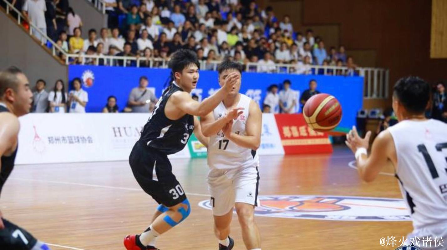 不吹不黑,杜伦高效统治内线砍26分10篮板,克林根三分精准防守稳健贡献17分10篮板,两人表现精彩数据直观对比 不吹不黑,杜伦高效统治内线砍26分10篮板,克林根三分精准防守稳健贡献17分10篮板,两人表现精彩数据直观对比